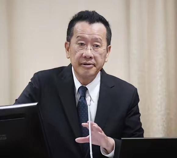 被列入“台独顽固清单”的台湾省“防长”顾立雄，竟然警告赖清德！顾立雄