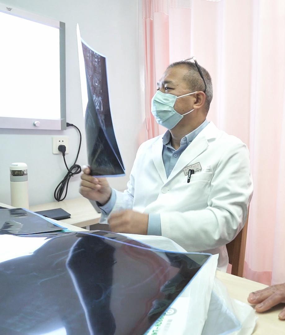 怎么区分腰痛是不是和癌症有关？ 其实从医学上讲，绝大多数腰痛都和癌症无...