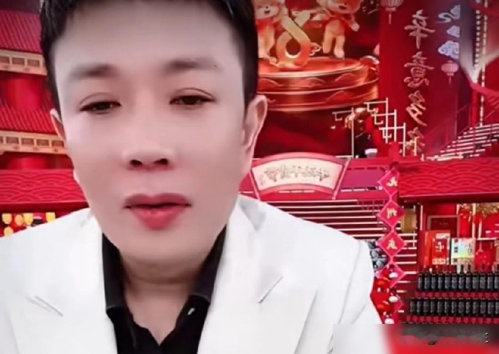 260亿，蛋蛋单飞后。辛巴曾经的徒弟，如今最强大的对手。2024年，她一个人