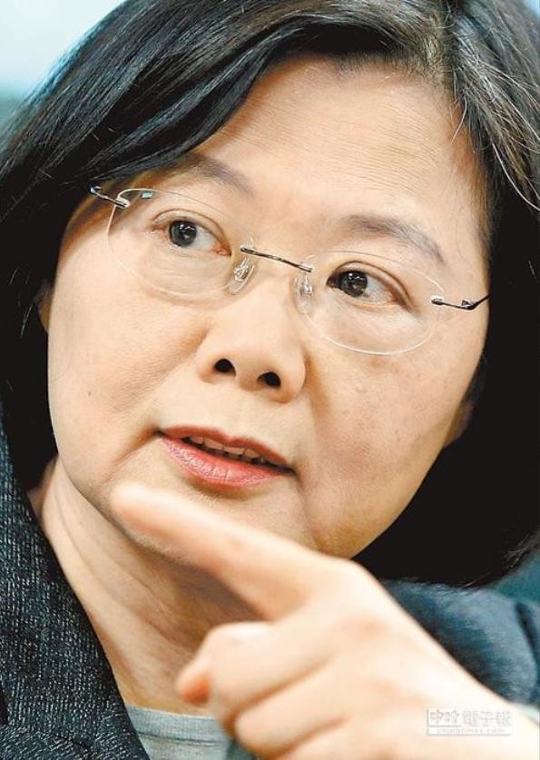 蔡英文罕见发声：“我是台湾人并没有错，我是中国人，因为我是念中国书长大的，受的是