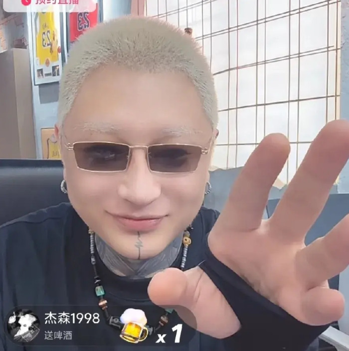 方丈劝所有主播别碰老葛方丈表示任何一个主播电商也好，娱乐也好，八卦也好，方丈