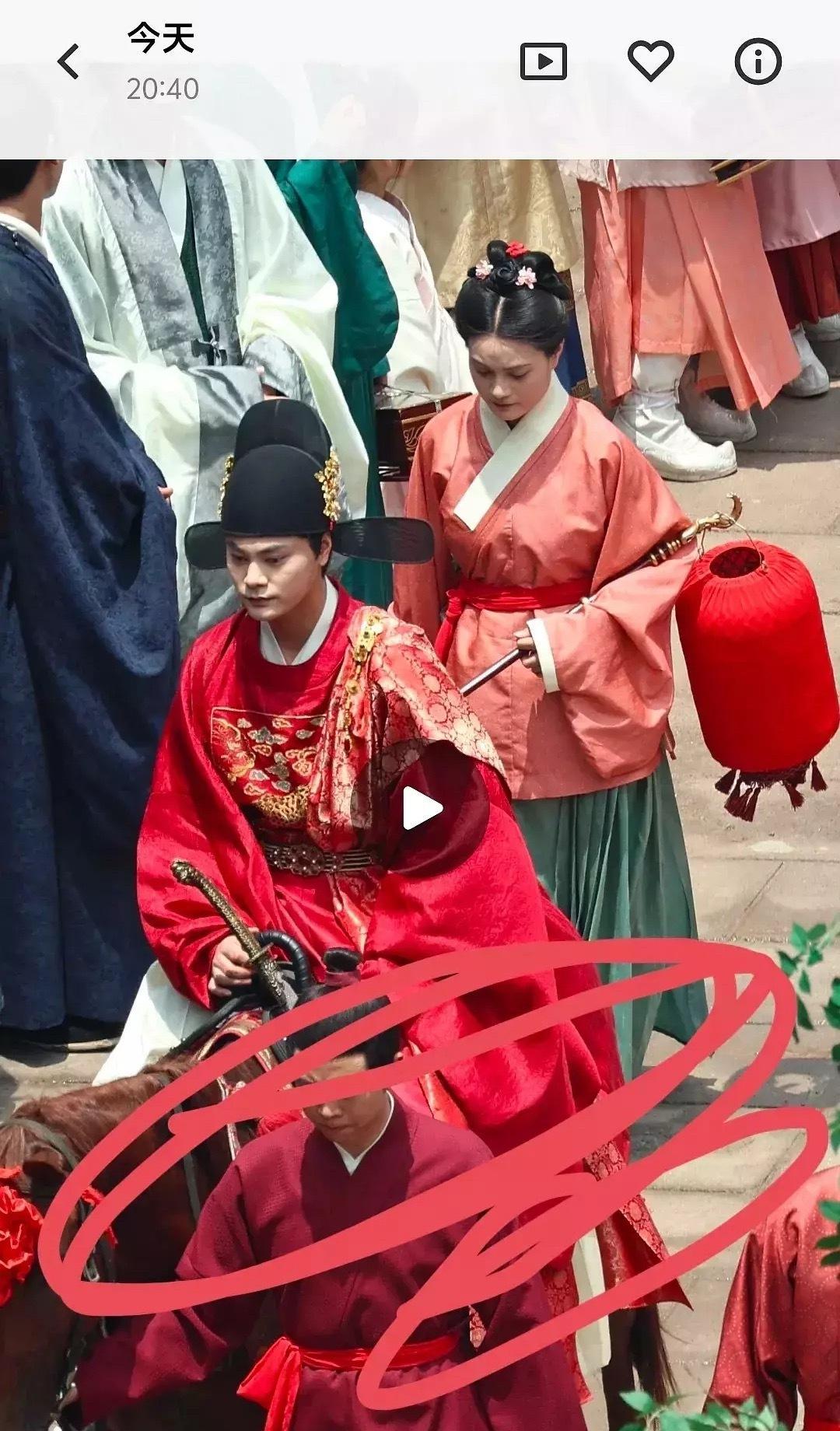 我感觉两广很多这种面相的人，所以也别怪网友错认为是丁禹兮。​​​