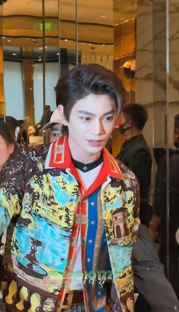 丁禹兮、常华森同场活动生图谁的状态更好