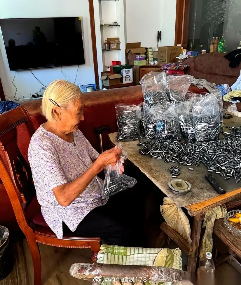 你去趟浙江就懂了，什么叫真正的“降维打击”。最吓人的不是街上跑的豪车，而是你路过