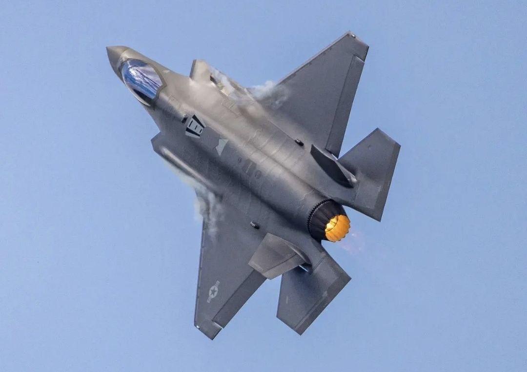 F-35遭到袭击，美国的败局已定！3月19日，美国有线电视新闻网报道，一架F-3