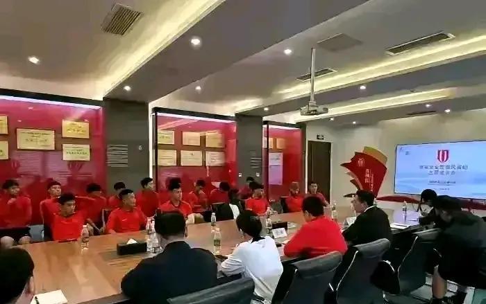 请中足联多约谈成都蓉城强调赛风赛纪！中超联赛第十轮两场焦点大战，两支被约谈强调赛