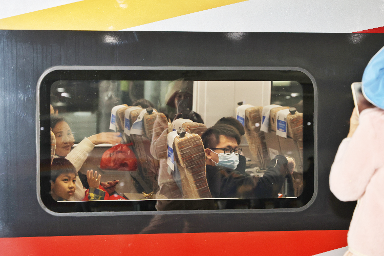 揭秘'加速包'如何收割春运焦虑？消除信息差才是关键