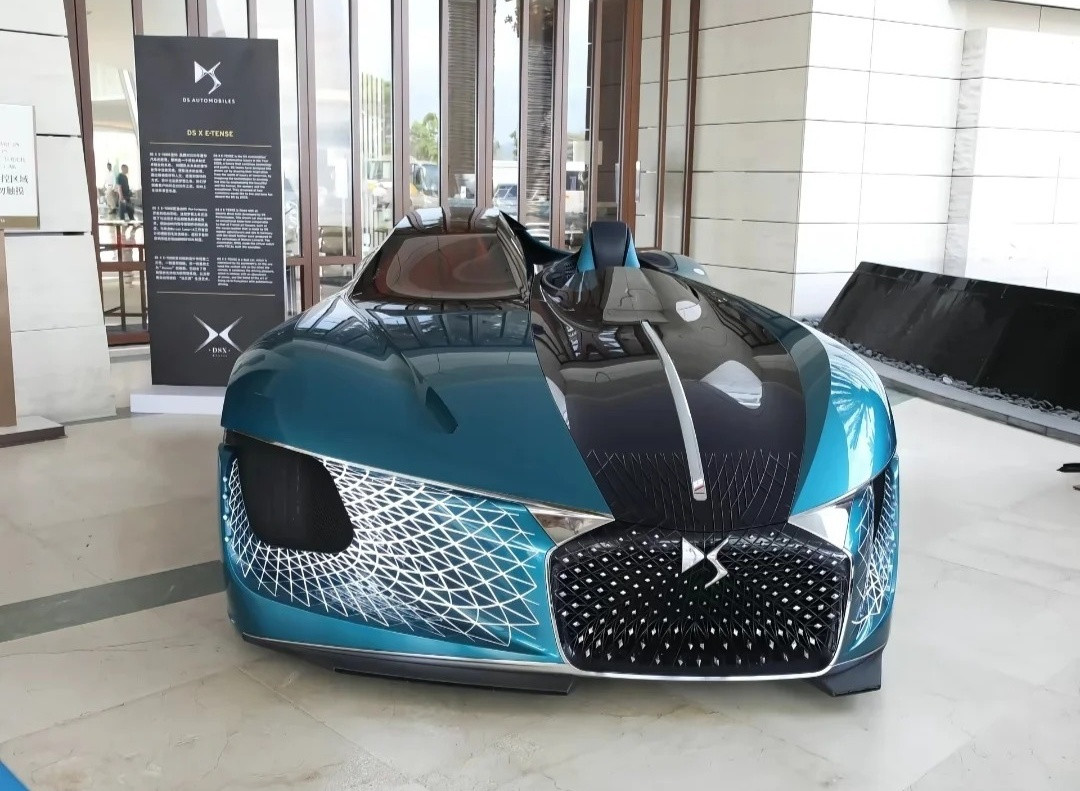 每次看到这货都要被震惊，太抽象了车东车西​​​