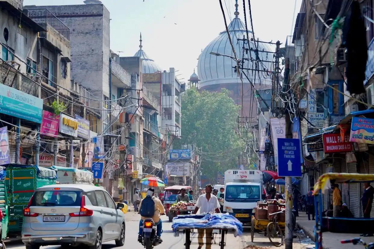 印度车企要停摆了！一场突如其来的气荒，直接把整个行业逼到了悬崖边上。 谁能料