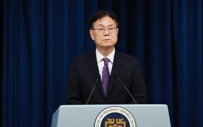 韩国前总统尹锡悦亲信、前秘书室长郑振硕，因被指涉嫌指示销毁前政府总统室文件，恶意