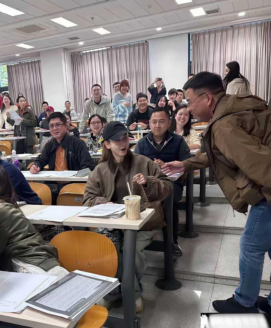 这男的怕是可以吹一辈子牛了吧！​​​