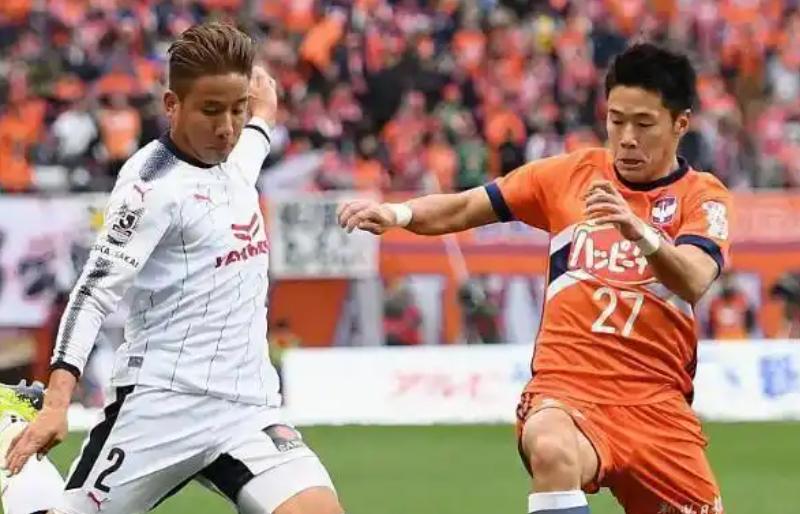 相信大家小时候都看过不少日本动漫，这些动漫里面或多或少都会出现主角们打棒球的场景