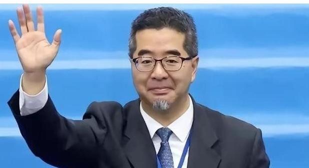 台湾问题这样解决最好！第一，宣布台军全部转民！第二，宣布解放军进驻台湾！第三，