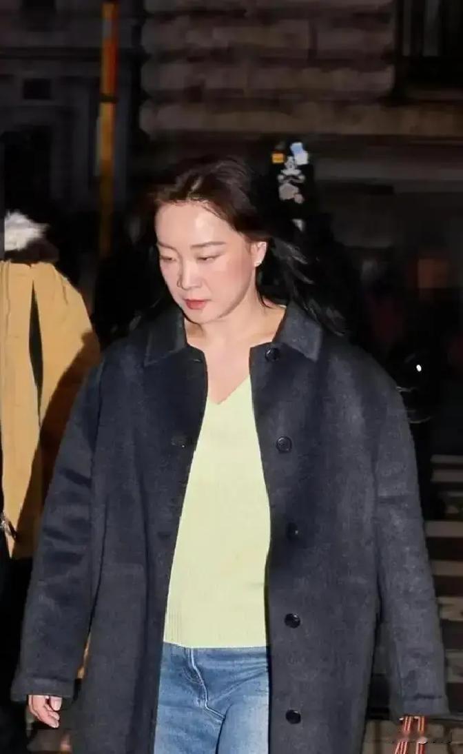 贾玲瘦成闪电后，观众说认不出。宋小宝脸被说僵，观众也说认不出。俩人一个靠