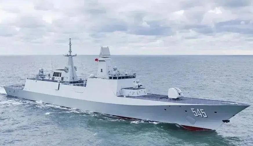 中国海军最新型护卫舰054B，首舰漯河舰已经在2025年初正式入列服役，这艘50