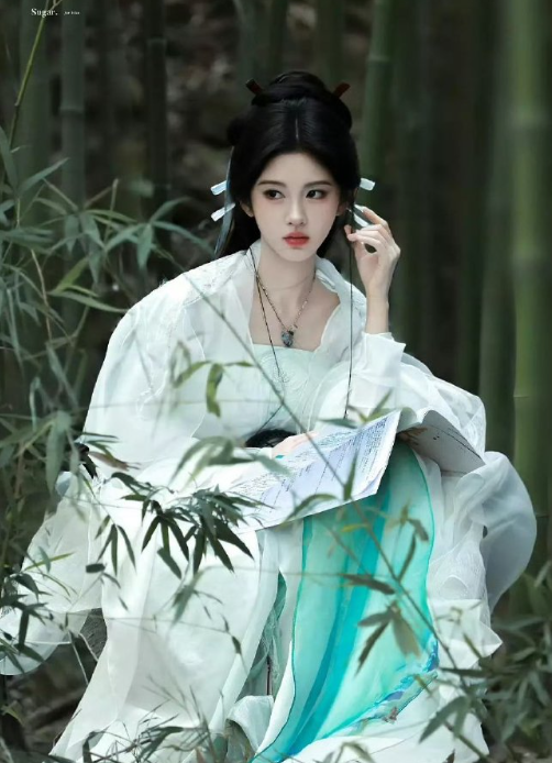 鞠婧祎和陈都灵两家在争观音相