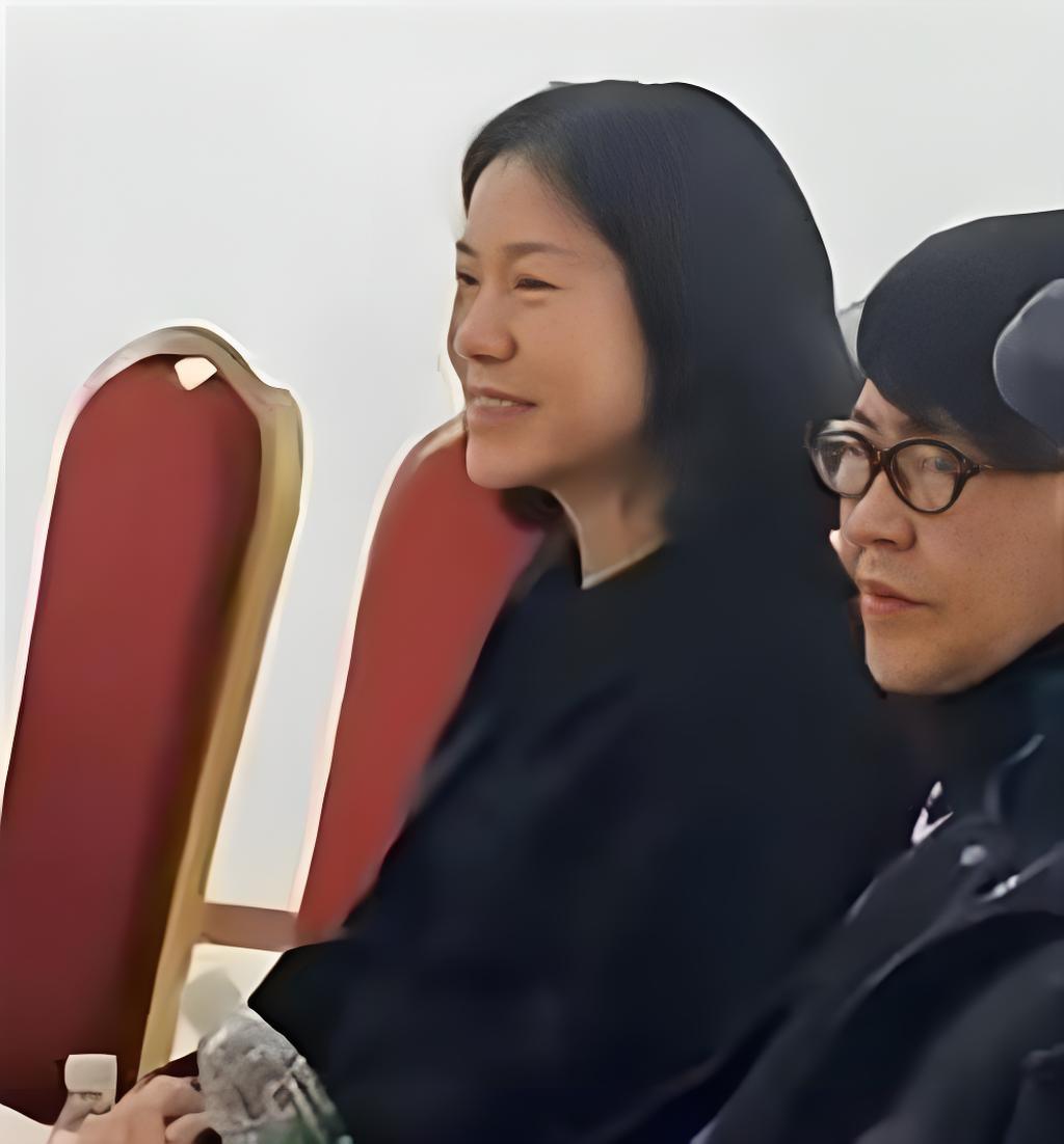 离世37天的杨振宁终于能够安心了，不是他又得奖了，而是翁帆露出了久违的笑容！