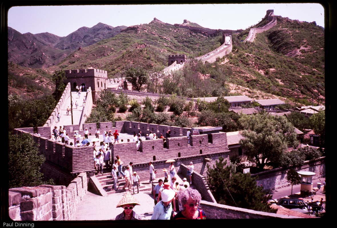 1981年，北京八达岭长城，游客还不少。