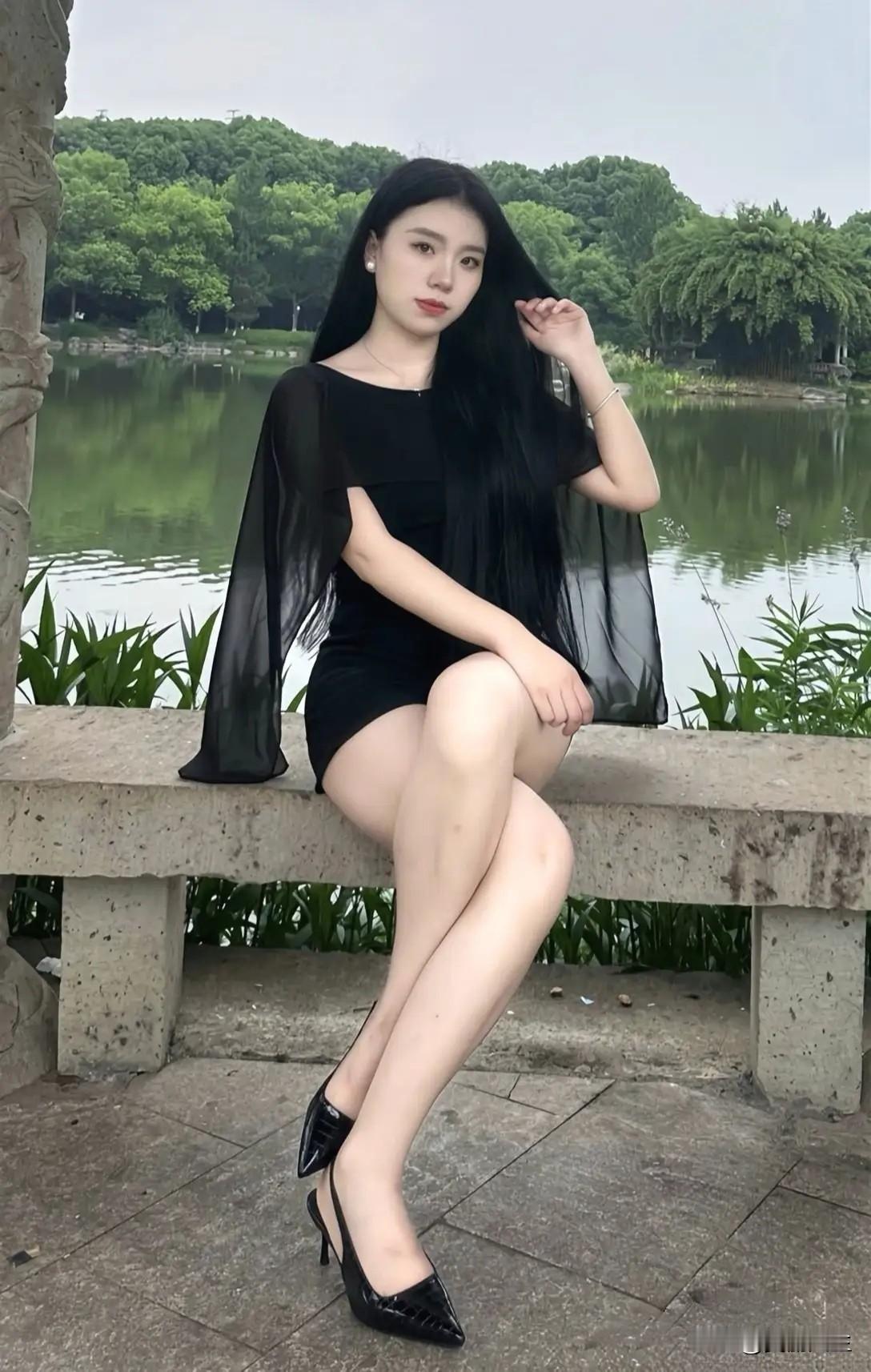 手机每天随手拍海很蓝，风很轻，生活很匆忙，但快乐😆很简单。抬头所见皆为晴空，心