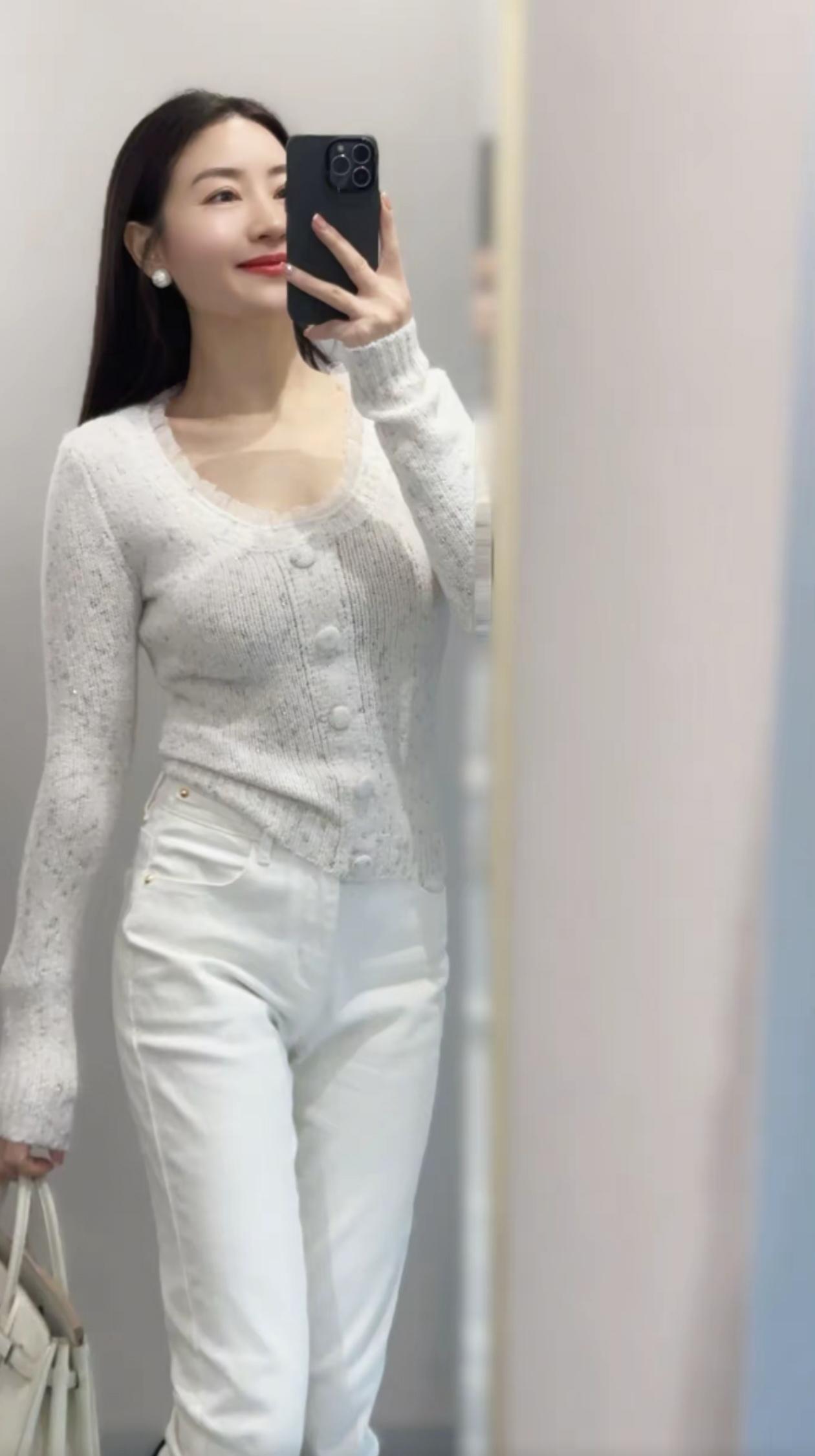 好靓好靓的穿搭[玫瑰][玫瑰][玫瑰][玫瑰]