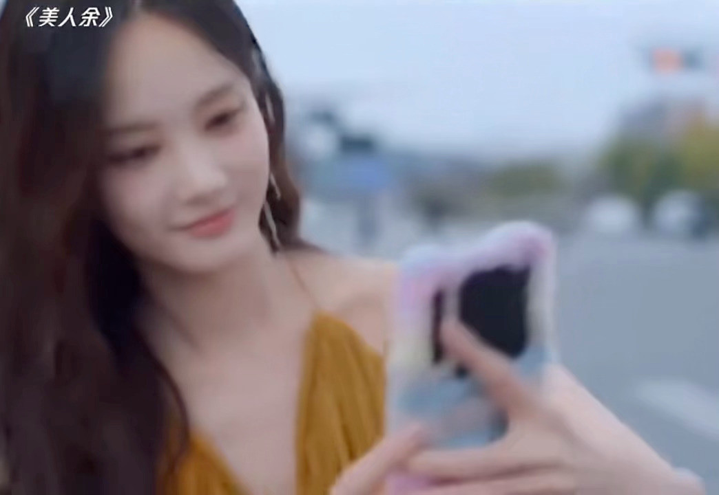 李一桐美人余最难绷的一段救命！余梦追尾这段笑点密集。发生事故之后整个人懵懵的，