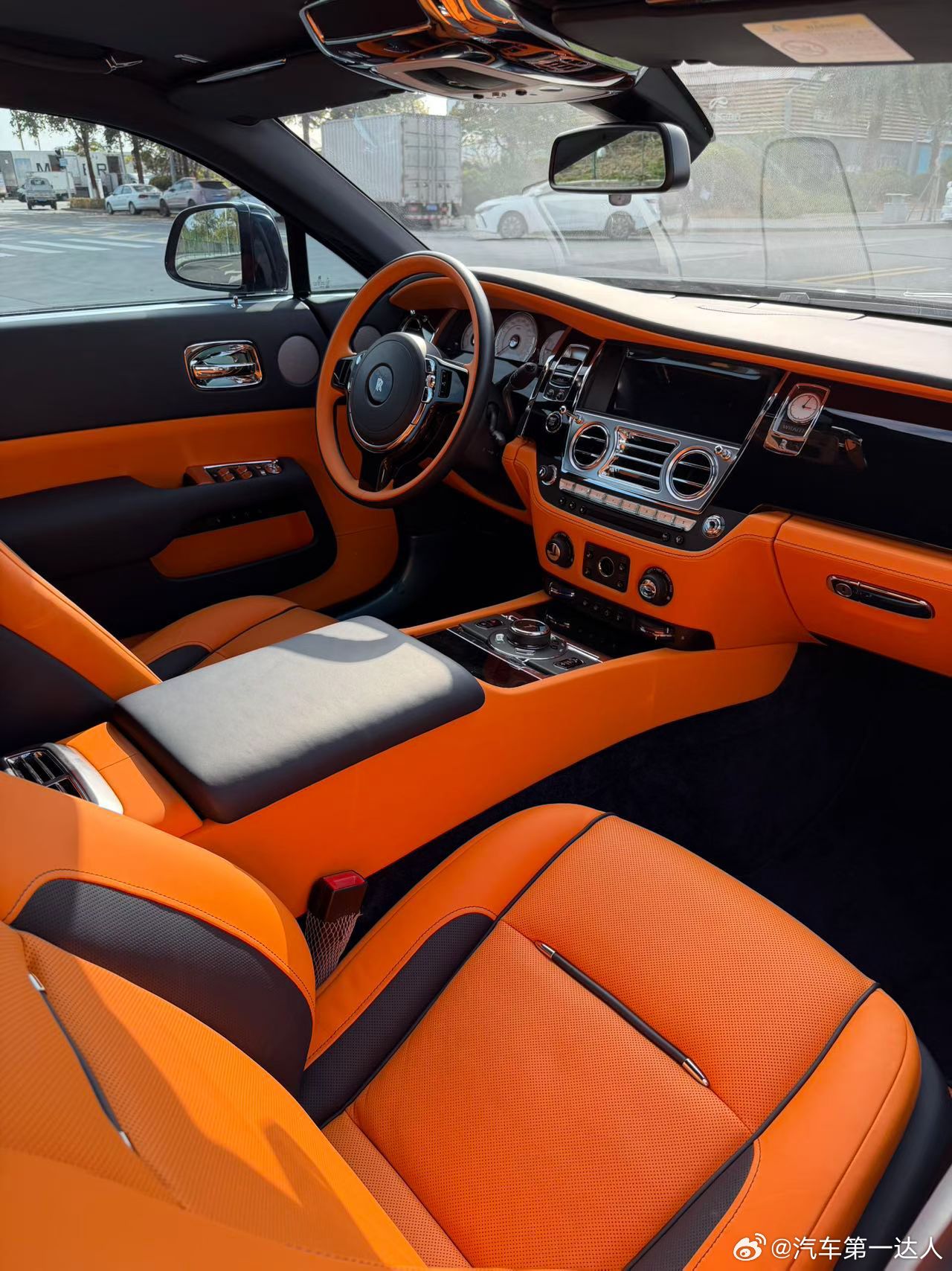  劳斯莱斯魅影，高定版配色，午夜蓝外观爱马仕橙海军蓝双拼稀有内饰配色，星空顶 座