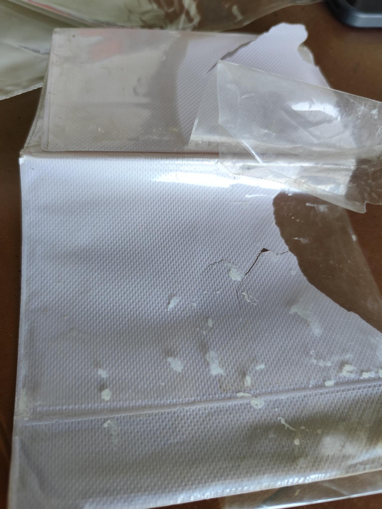 两大袋旧书和一台碎纸机，只卖了93块，半生的委屈瞬间堵在了心口今天，我和邻居一