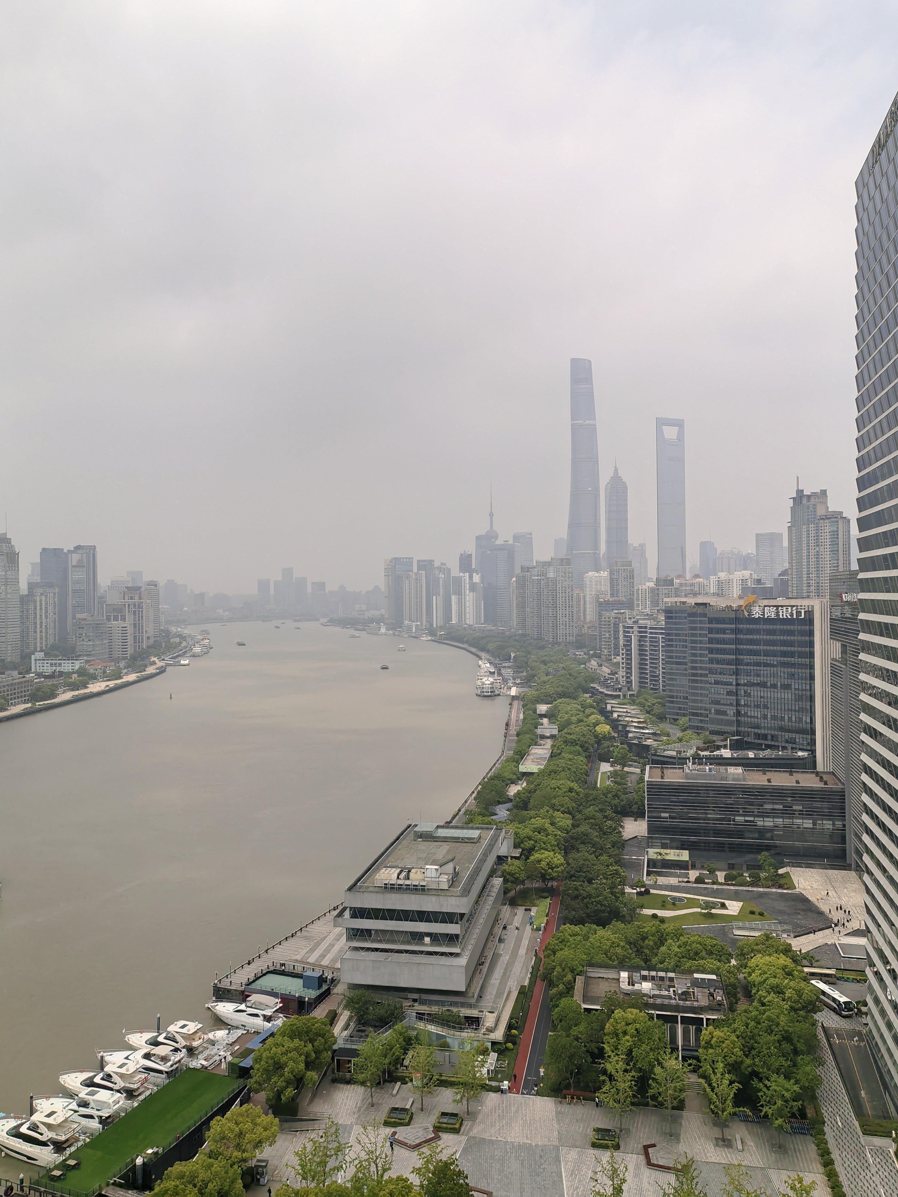 下班了。