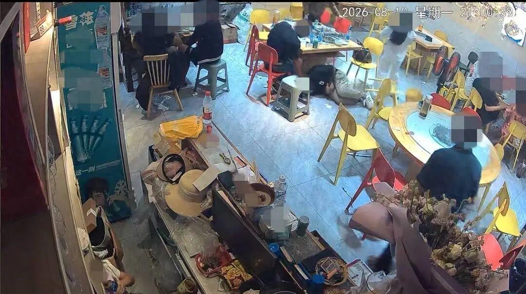 “太离奇了！”四川攀枝花，三名男子到街边小店吃饭，集体出现恶心、呕吐等中毒类不适