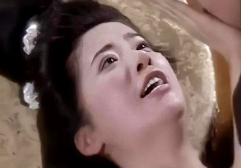 公元626年，李世民砍了李建成脑袋后，急匆匆赶到大嫂玳姬宫里，玳姬自知无处可逃，
