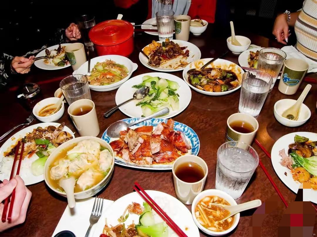 我56岁，跟妻子AA制几十年，如今母亲卧病在床，妻子连夜跑回娘家分了三十年的