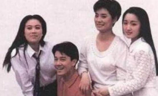 1991年，那英含情脉脉地表白蔡国庆：“要不咱俩试试？”可没想到蔡国庆的回答，却