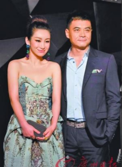 当年，秦海璐与身价20亿的李厚霖同居了四年。当她在思考是否嫁给他时，却突然收到了