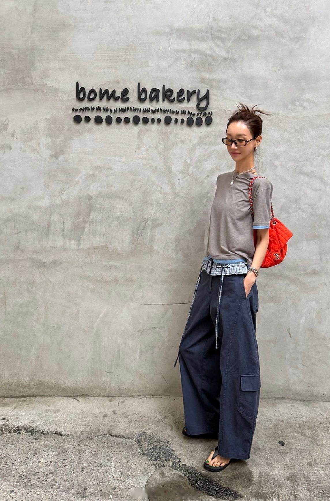 穿搭分享连续更新第2800天韩国时尚女生日常搭配超瘦高个女穿搭太考验身材了韩系