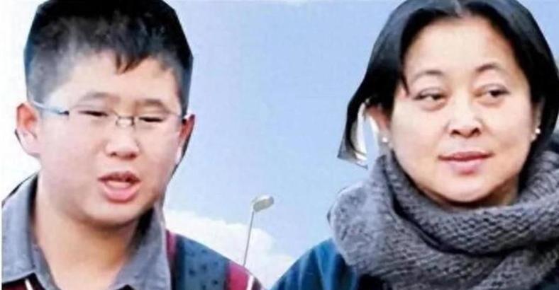 倪萍倾家荡产救回来的，不是一个儿子，而是一个家庭的顶梁柱。1400万的账单，