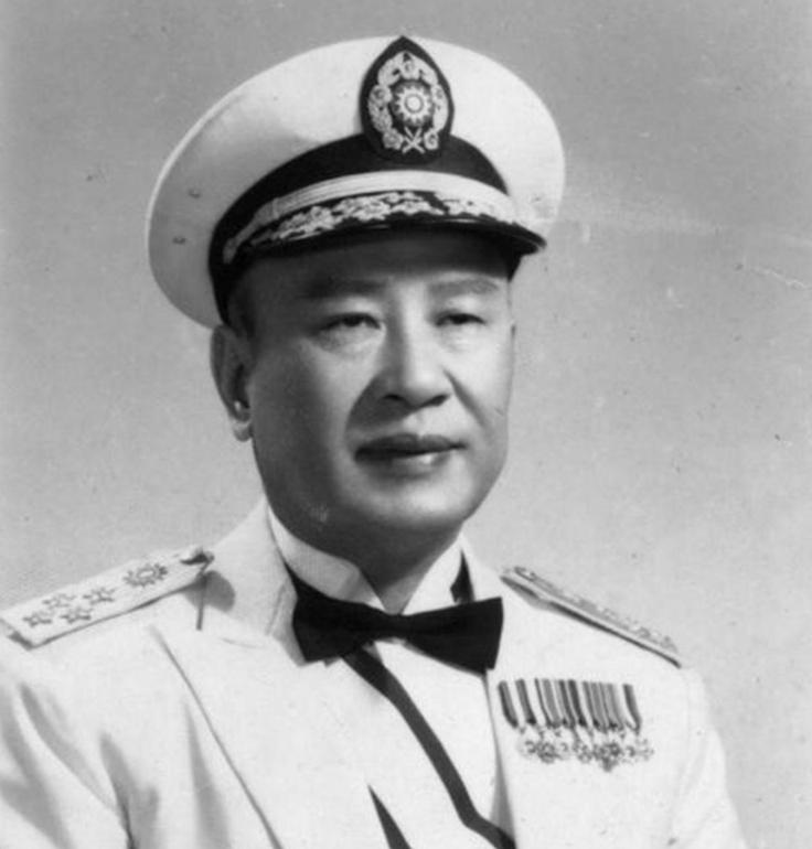 他和蒋介石的纠葛，贯穿了整整40年，他从海南飞往台湾，此后就再也没能离开，在台湾
