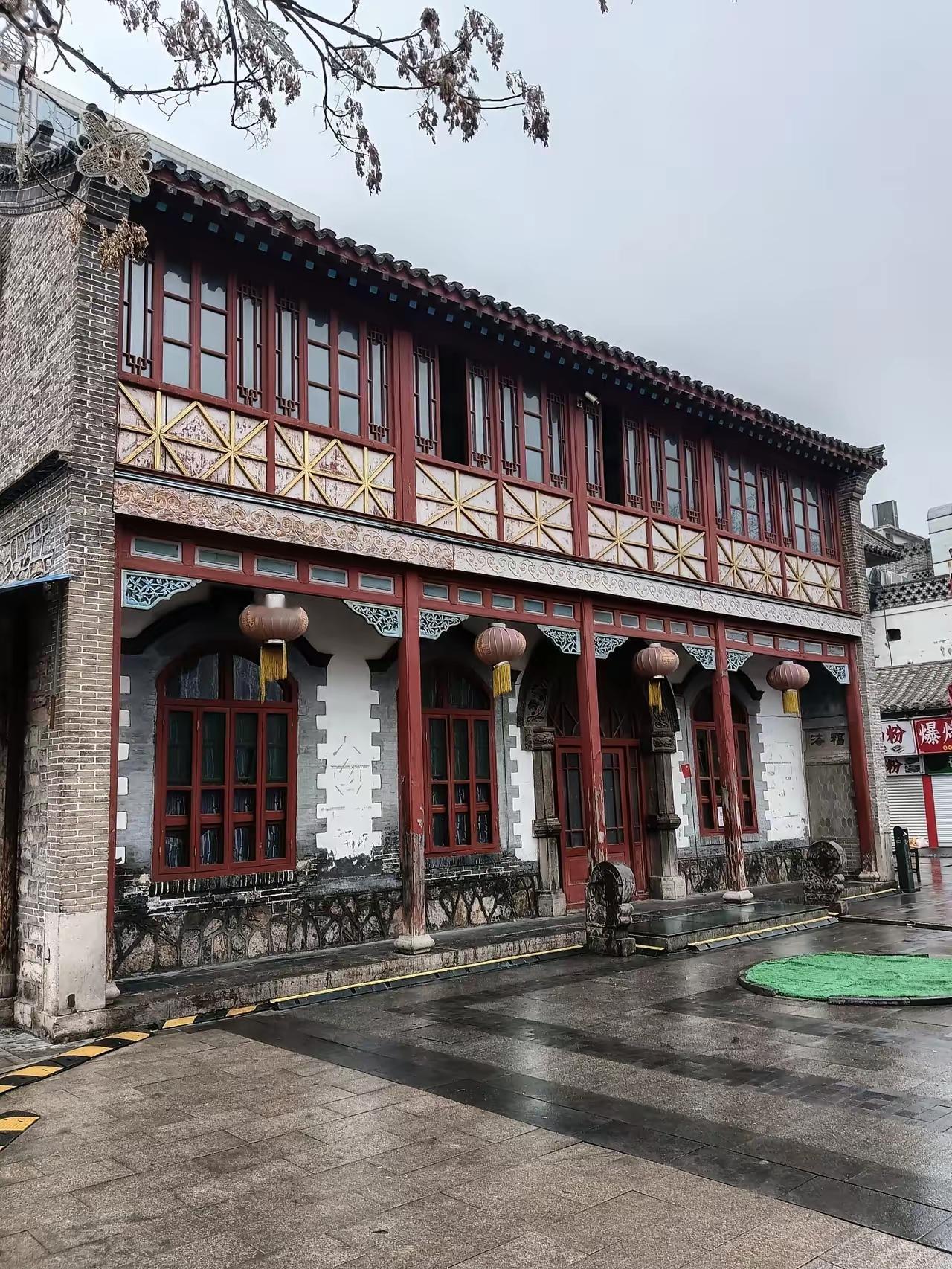 今年国庆济南开放了三处古建筑，分别是金家大院、闽浙会馆和万字会旧址。金家大
