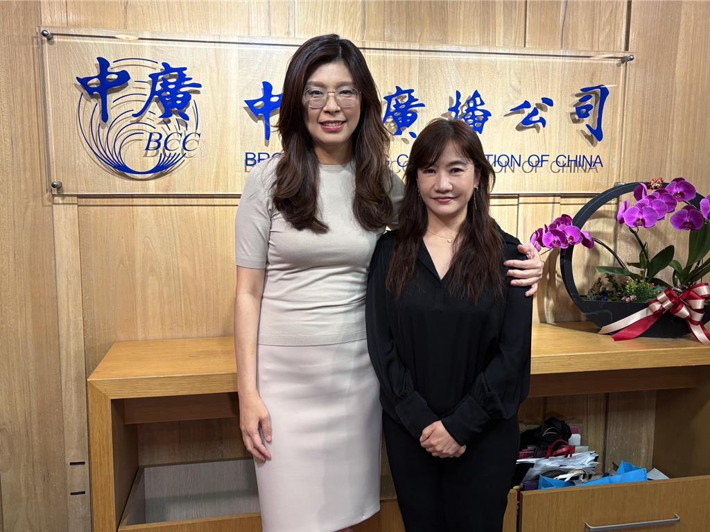 郑丽文给留了面，王浅秋捂了没4日郑丽文再度接受王浅秋专访，要知道这个时机点
