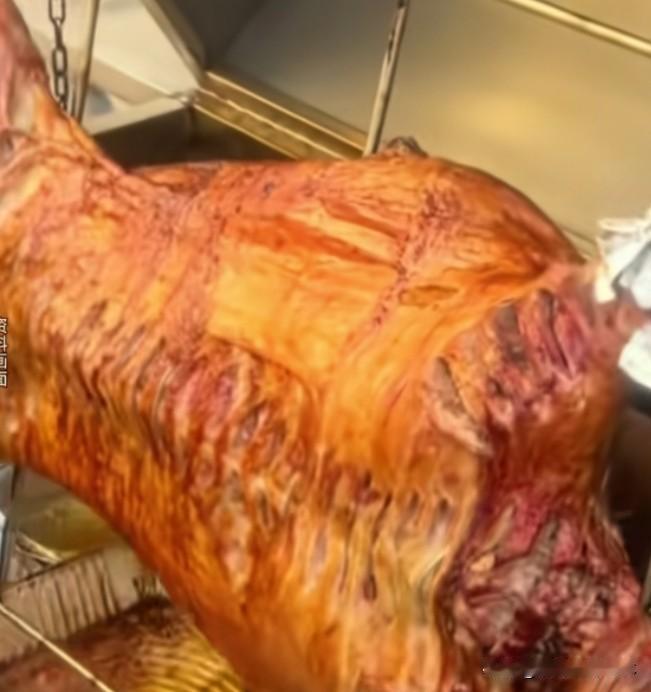 烤羊店搬石头砸自己脚，不但赔4752元，名声也没了。36斤活羊烤完后6.9斤事