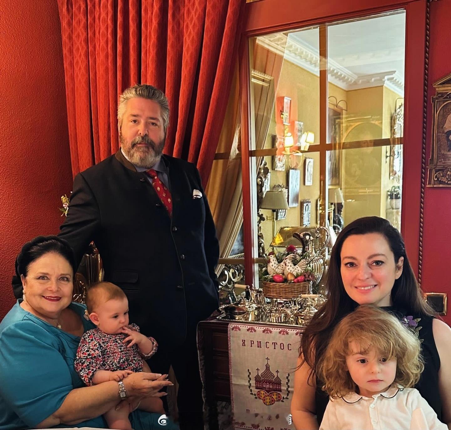 王室王室俄罗斯王室玛丽亚女大公和两个孙儿