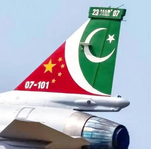 巴铁彻底服了。过去巴基斯坦买西方战机，本想靠先进装备增强防空，却被供应链拖垮