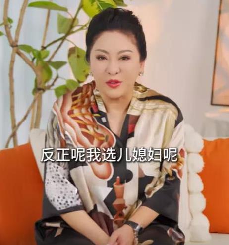 其实向佐心里很清楚。就连郭碧婷心里也很清楚。向太之所以这么宠爱郭碧婷，是因为