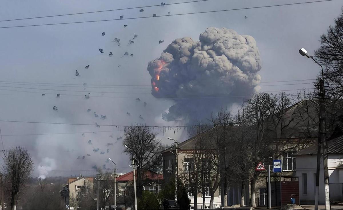 报仇不过夜？美国扣押俄油轮后，俄军团灭北约小组，2名美军官当场毙命普京的反击说