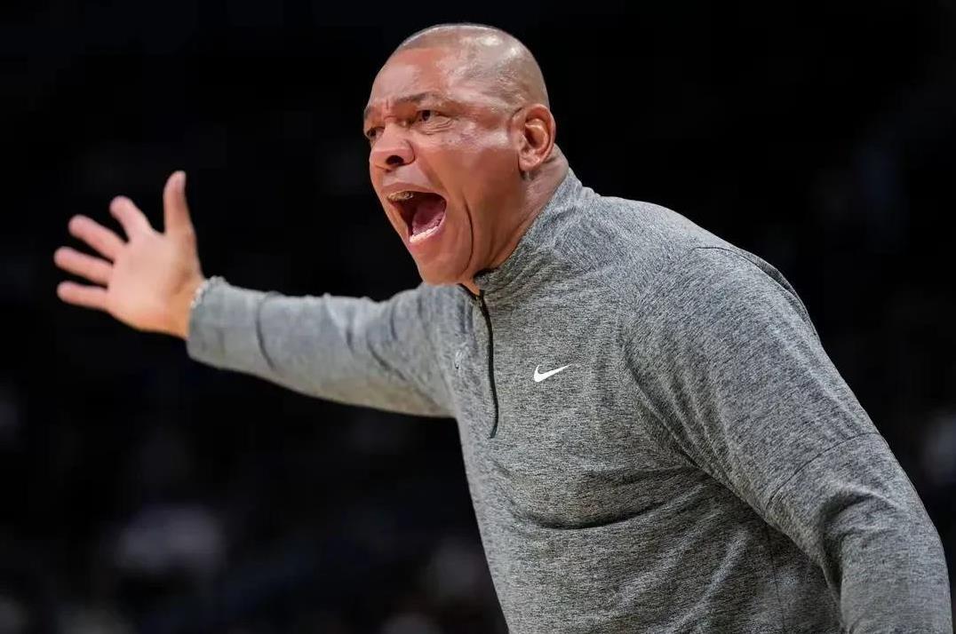 40秒输7分在NBA不是稀奇事！但教练是老里就有意思了！怎么哪都有你啊！40秒雄