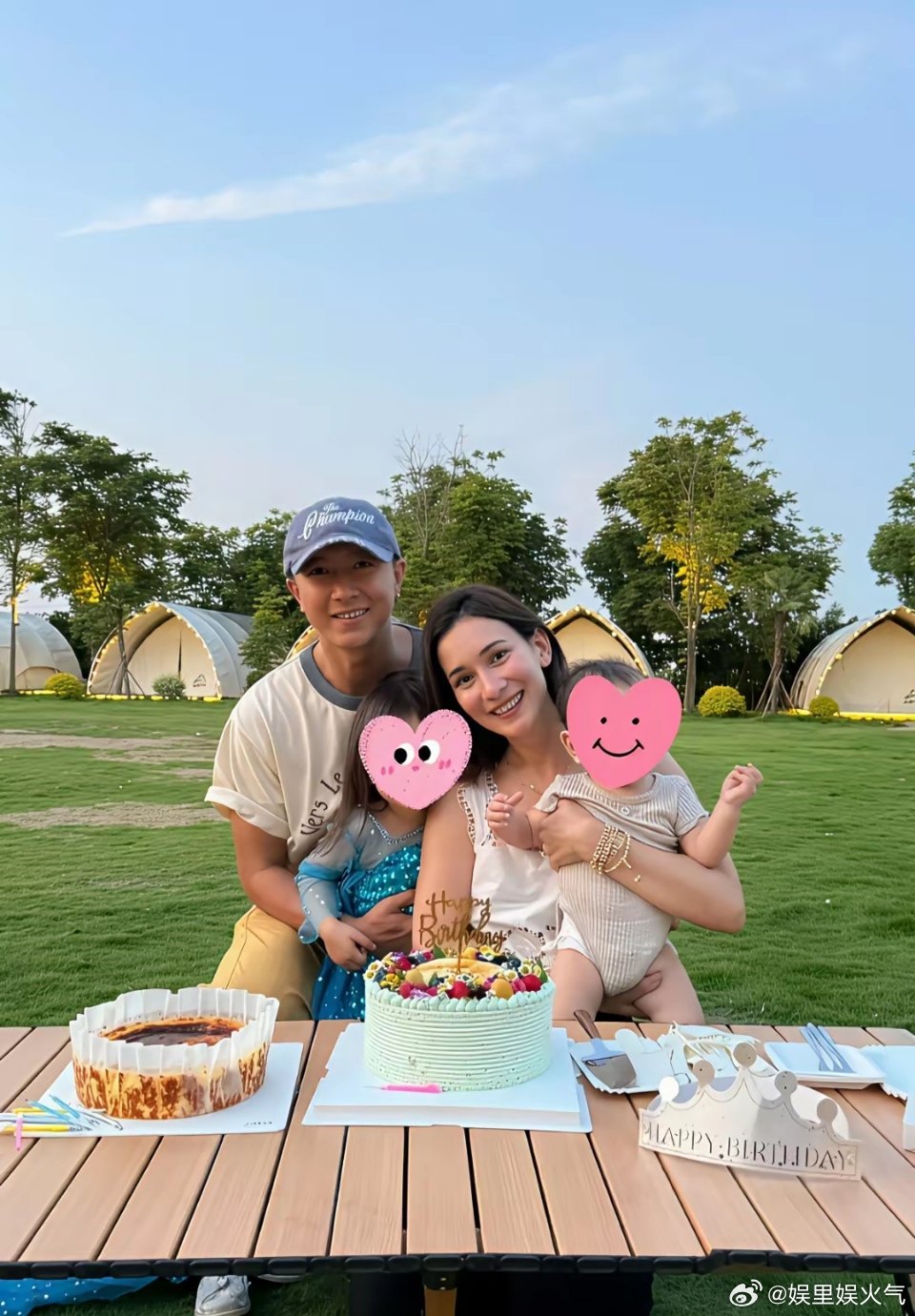 卢靖姗晒全家福，庆祝自己41岁，7个多月都儿子也一起出镜。韩庚和卢靖姗，是圈里出