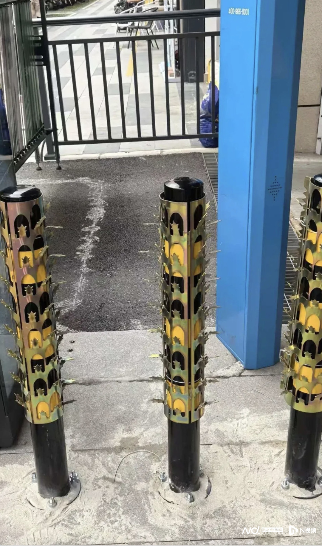 #深圳小区地桩被装金属倒刺#【深圳一小区地桩竟“长”出“金属倒刺”！居民吓坏，物