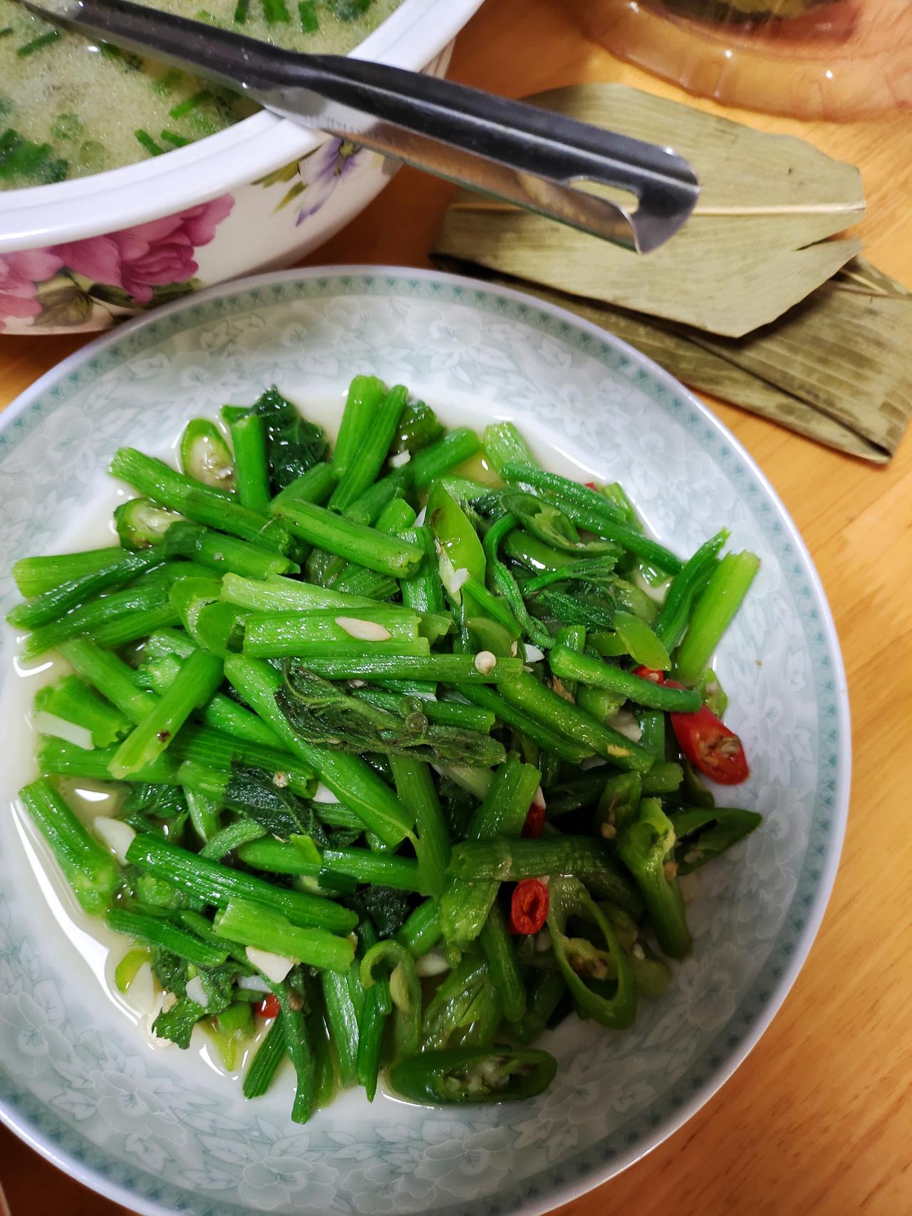 不是早餐，不是午餐，晚餐最该控制。为什么是晚餐1. 早餐必须吃、吃好经过一
