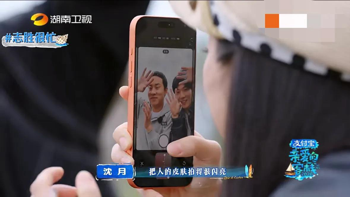 沈月拍出了徐志胜人生照片沈月式美学，原来喜剧人的温柔底色，要靠会讲故事的镜头才能