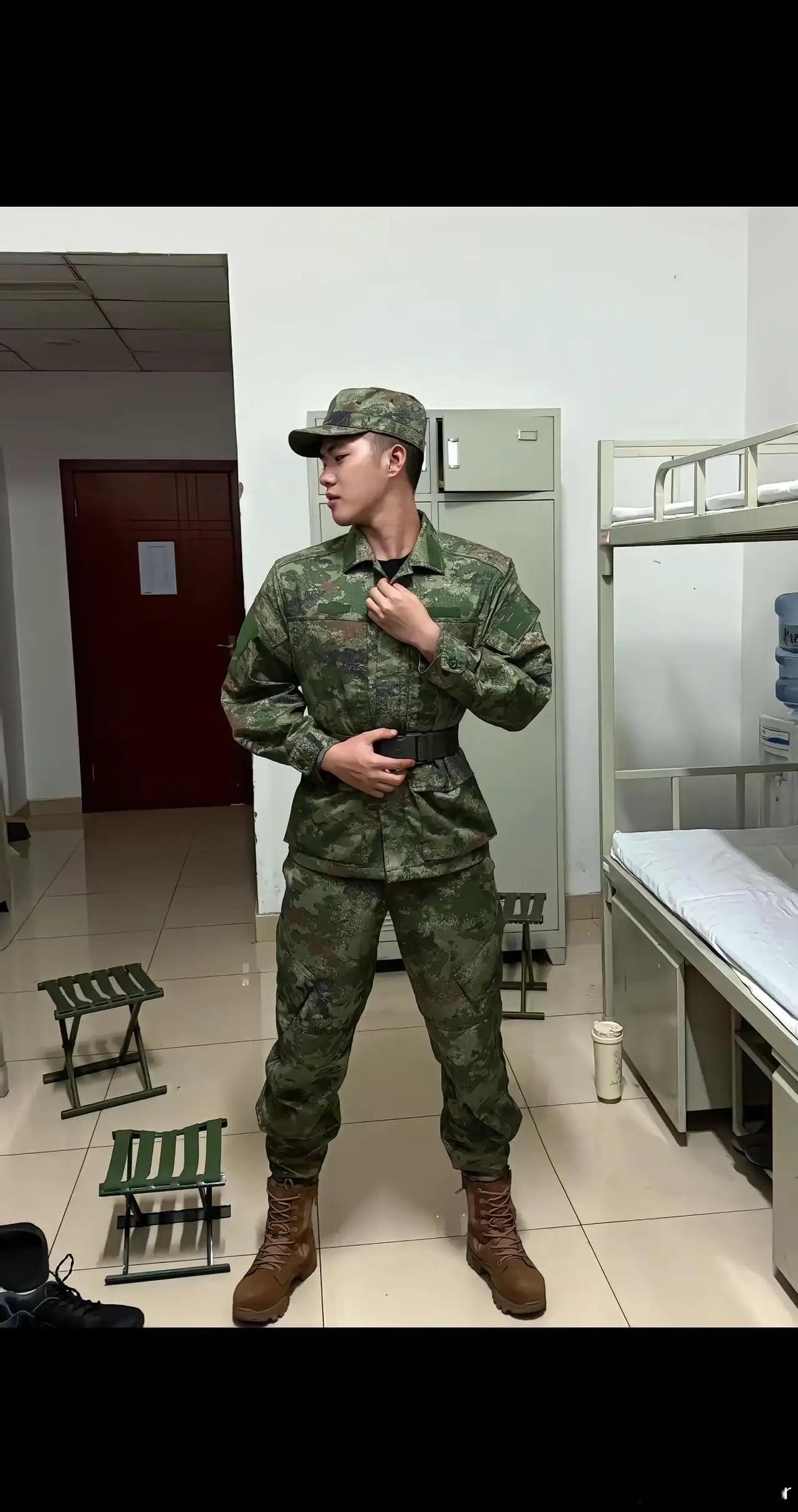 体检过了复检也过了役前训练十三天了定上兵了军装也穿上了还有一天欢送会