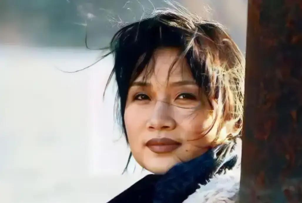 姜昆在国外偶遇已经出家的李娜，出于好奇，姜昆问她到底为什么出家？李娜说了一句话，让姜昆愣在原地半天没